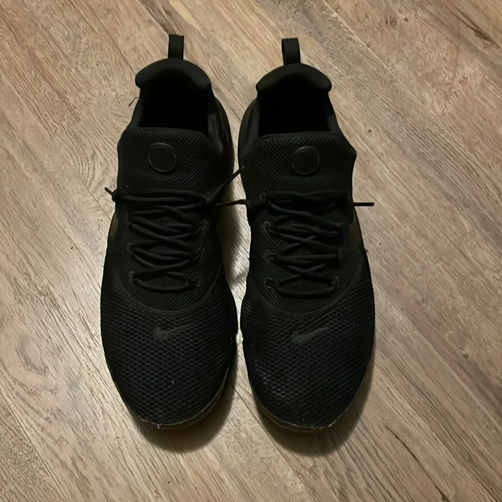 Nike Shoes - Picture 2 of 7